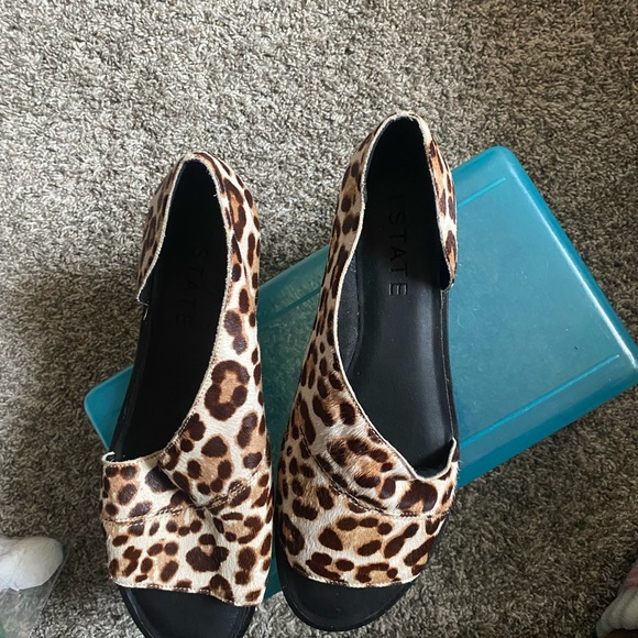 1.STATE CELVIN LEOPARD PRINT OPEN PEEP TOE SANDAL - Picture 5 of 5